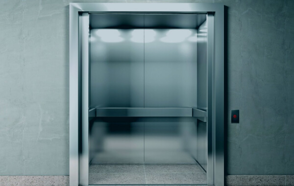 Ліфт на кожному <br>підземному рівні